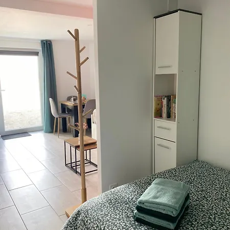 De La Baroud Family *