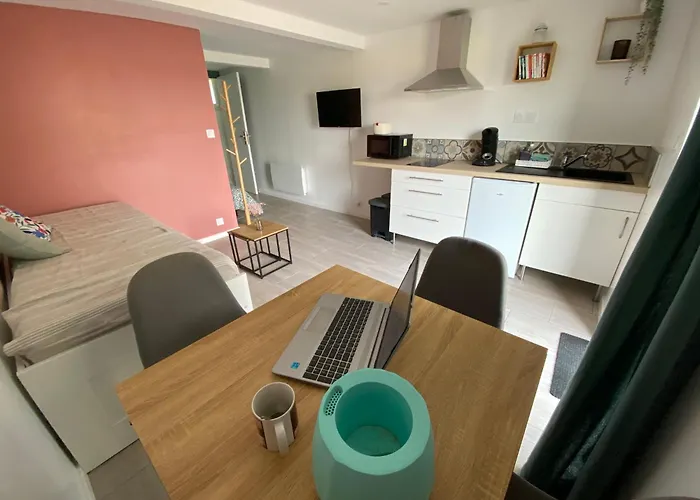 De La Baroud Family 라포메라예